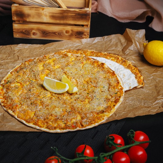 Լահմաջո Մսով և պանրով ***